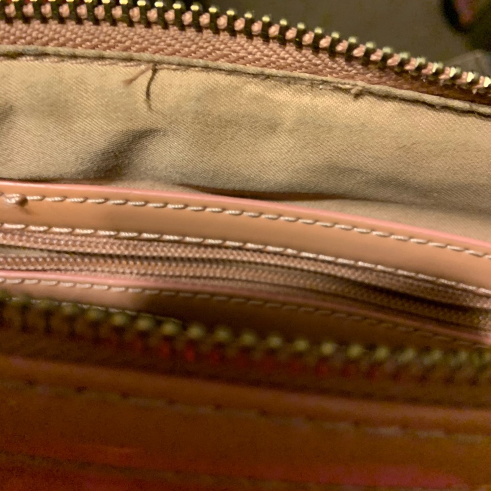 BCBG BAG - Picture 3 of 4